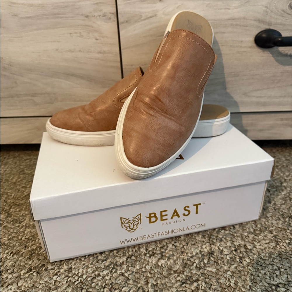 BEAST FASHION Tan Flats Minimalist Slip-Ons